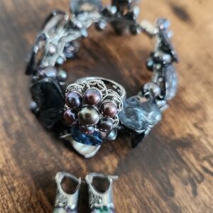 Elegant Silver and Gray Irridescent Pearl Jewelry Set